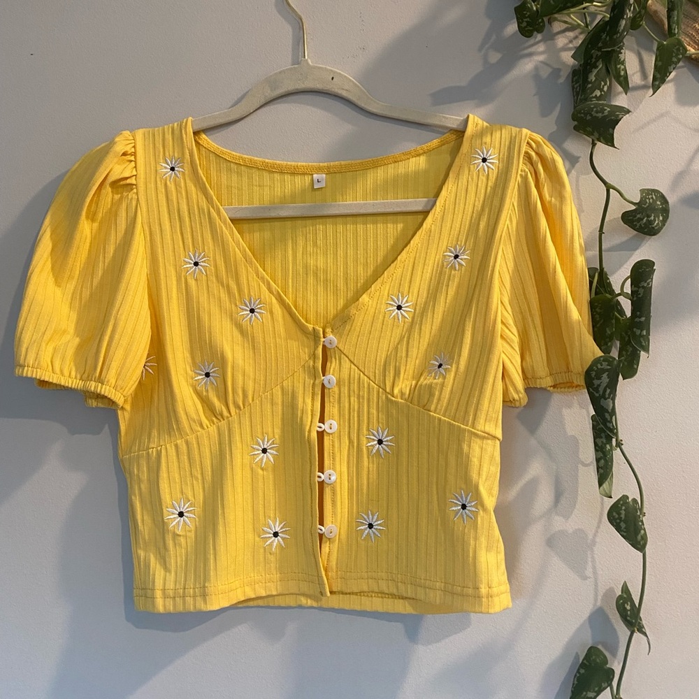Yellow Daisy embroidered crop top